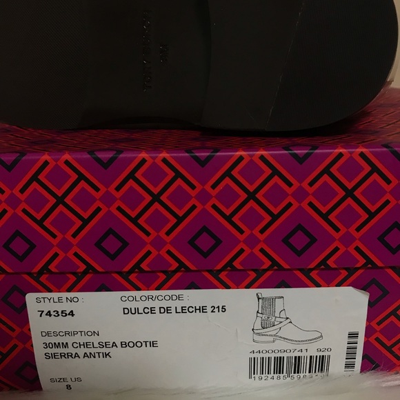 TORY BURCH T-HARDWARE CHELSEA BOOTS SIZE 8,10 - Picture 9 of 16